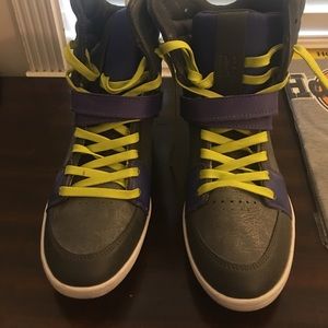 Dc platform sneakers